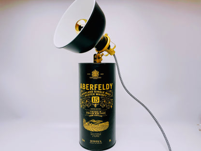 Whisky Tischlampe aus echten Tubes – Handgemachte Upcycling Design Lampe mit warmem Licht – Geschenkidee für Whisky Liebhaber