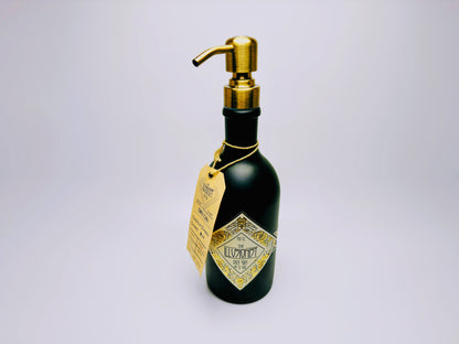 Gin soap dispenser "Illusionist" | Upcycling pump dispenser from Illusionist Gin bottle | Refillable with soap | Bathroom decoration | Gift Munich