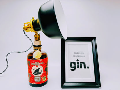 Hamburg Zanzibar Gin Vintage-Lampe | Handgemachte nachhaltige Tischlampe aus Gin Flaschen | Geschenkidee | Retro Deko-Licht | Upcycling