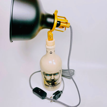 Knut Hansen Gin Vintage-Lampe | Handgemachte nachhaltige Tischlampe aus Knut Hansen Gin | Einzigartige Geschenkidee | Deko-Licht | Upcycling