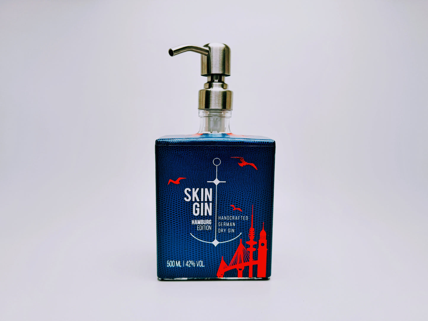 Distributeur de savon au gin « SkinGin Splash » | Pompe doseuse upcyclée à partir d'une bouteille de Skin Gin originale | Rechargeable | Décoration pour la salle de bain | Cadeau Munich