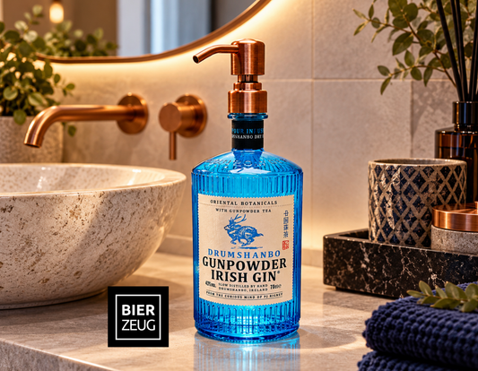 Gin-Seifenspender “Gunpowder“ | Upcycling Pumpspender aus Gunpowder Gin Flasche | Nachfüllbar | Handgemachte Bad Deko Geschenk aus Irland
