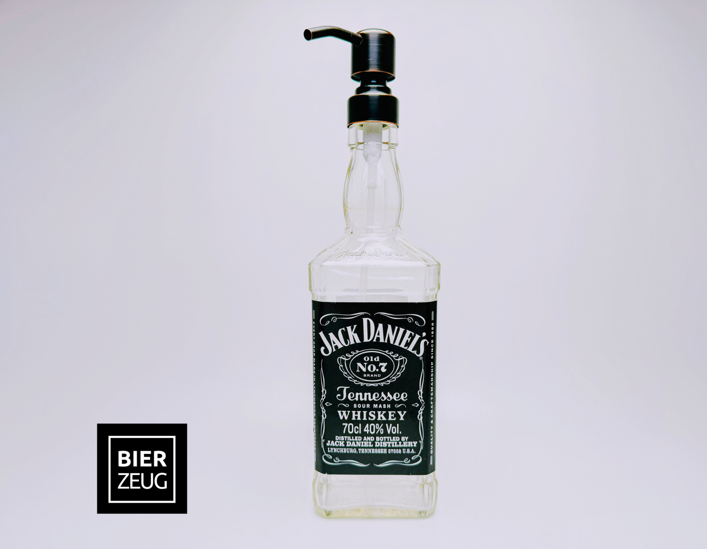 Whisky soap dispenser “Jacky” | Upcycling pump dispenser from Jack Daniels bottles | Refillable with soap, dishwashing liquid, beard oil | Bathroom decoration gift