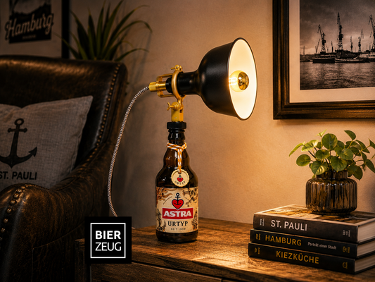 Astra Tischlampe aus echter Astra Bierflasche – Handgemachte Upcycling Retro Lampe mit warmem Licht – Geschenkidee für Hamburg St Pauli Fans