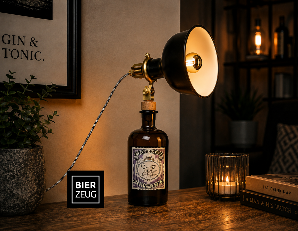 Monkey47 Gin Vintage-Lampe | Handgemachte Upcycling Tischlampe aus Monkey 47 Gin | Einzigartige Geschenkidee | Deko-Licht | Upcycling