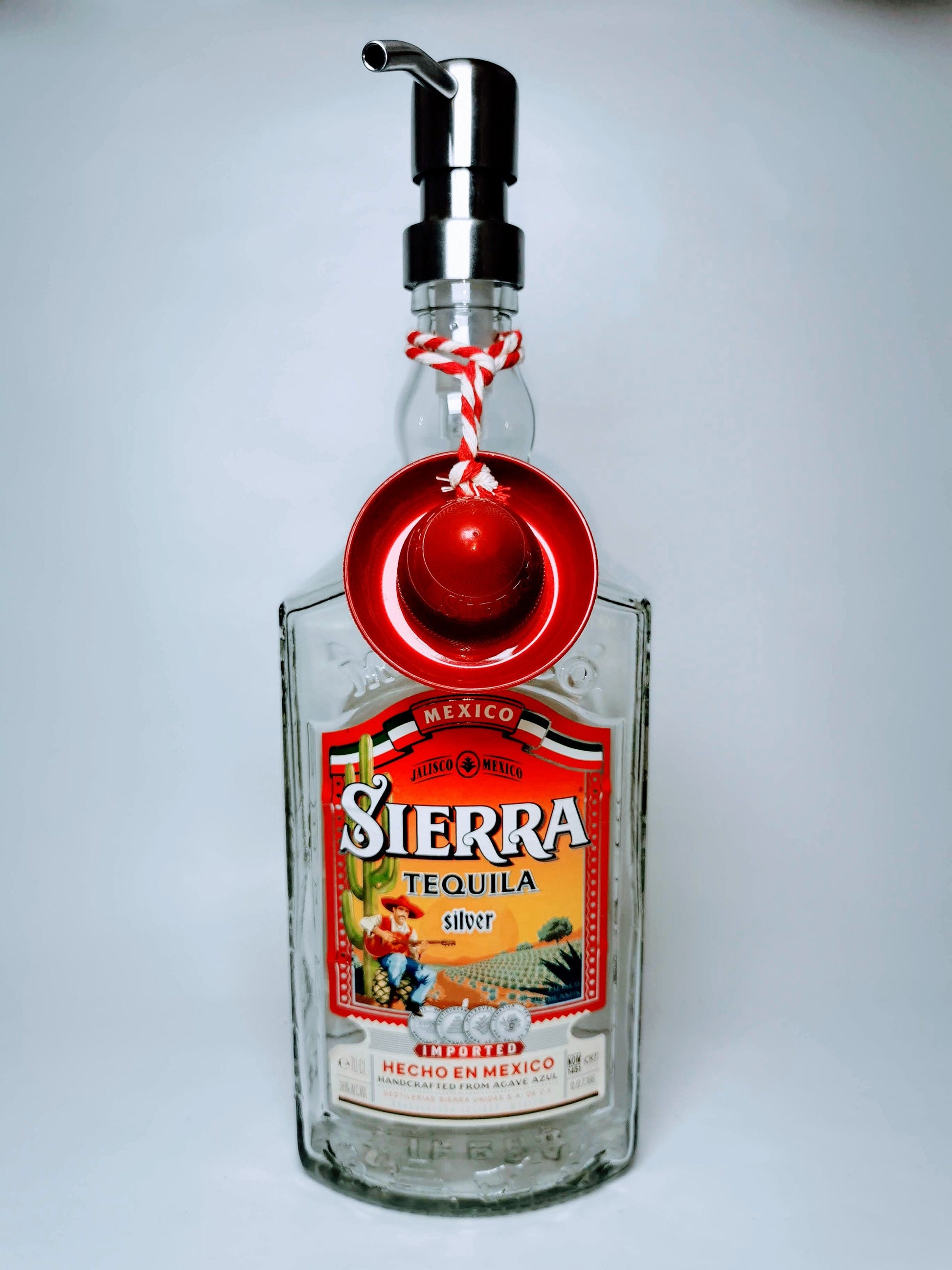 Tequila Bottle Soap - Dispenser for soap, lotion or disinfectant - 700 ml - Gift Upcycling - Sierra Tequila