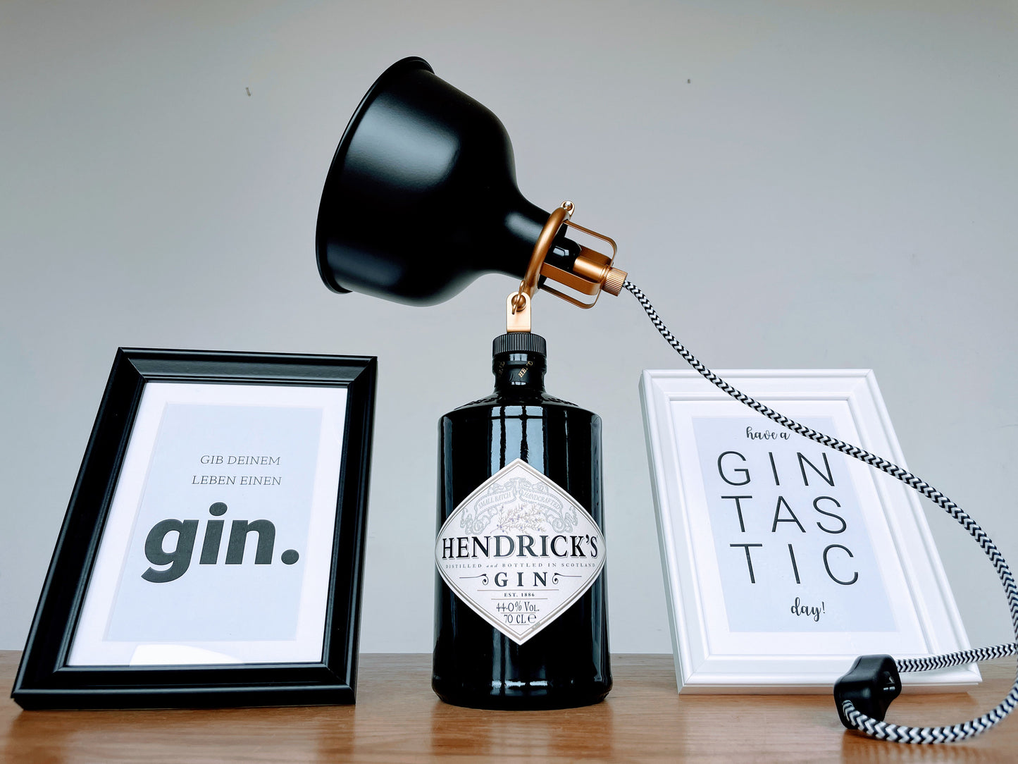 Gin Vintage-Lampen | Handgemachte nachhaltige Tischlampe aus Gin Flaschen | Einzigartige Geschenkidee | Deko-Licht | Upcycling Leuchten