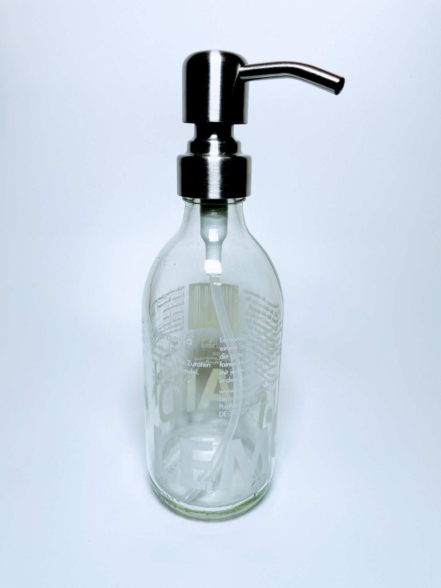 Seifenspender aus Lemonaid Charitea Flaschen | Nachhaltiger Pumpspender aus Metall | Upcycling Geschenk Bad | weiß, grün, braun, 0,33l, 20cm