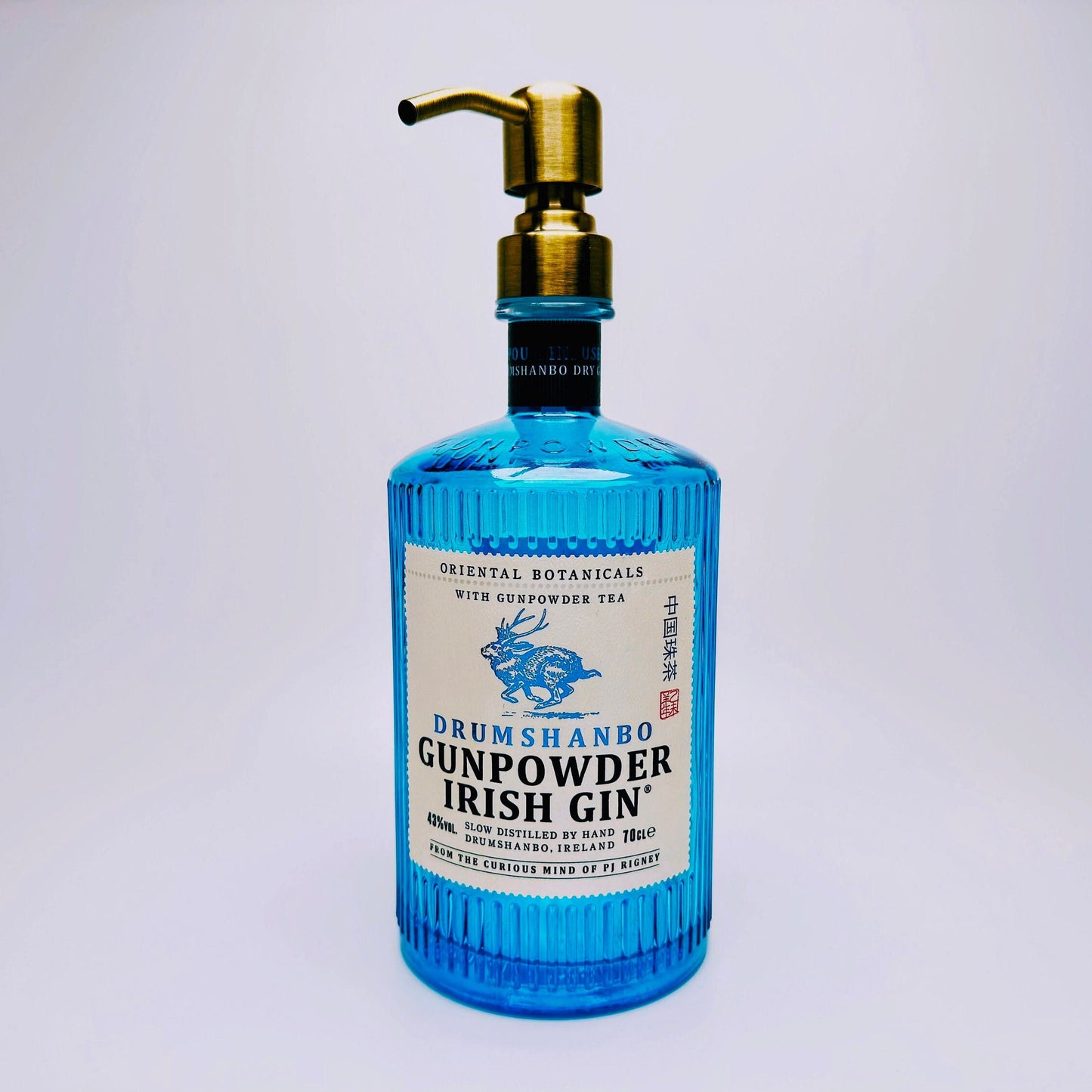 Gin-Seifenspender "Gunpowder" | Upcycling Pumpspender aus Gunpowder-Flasche | Nachfüllbar mit Seife, Lotion | Bad Deko Geschenk Irland