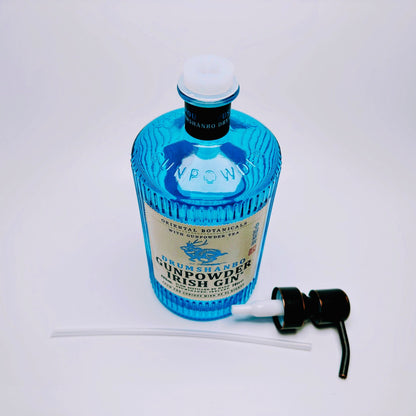 Gin-Seifenspender "Gunpowder" | Upcycling Pumpspender aus Gunpowder-Flasche | Nachfüllbar mit Seife, Lotion | Bad Deko Geschenk Irland