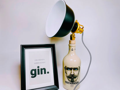 Knut Hansen Gin Vintage-Lampe | Handgemachte nachhaltige Tischlampe aus Knut Hansen Gin | Einzigartige Geschenkidee | Deko-Licht | Upcycling