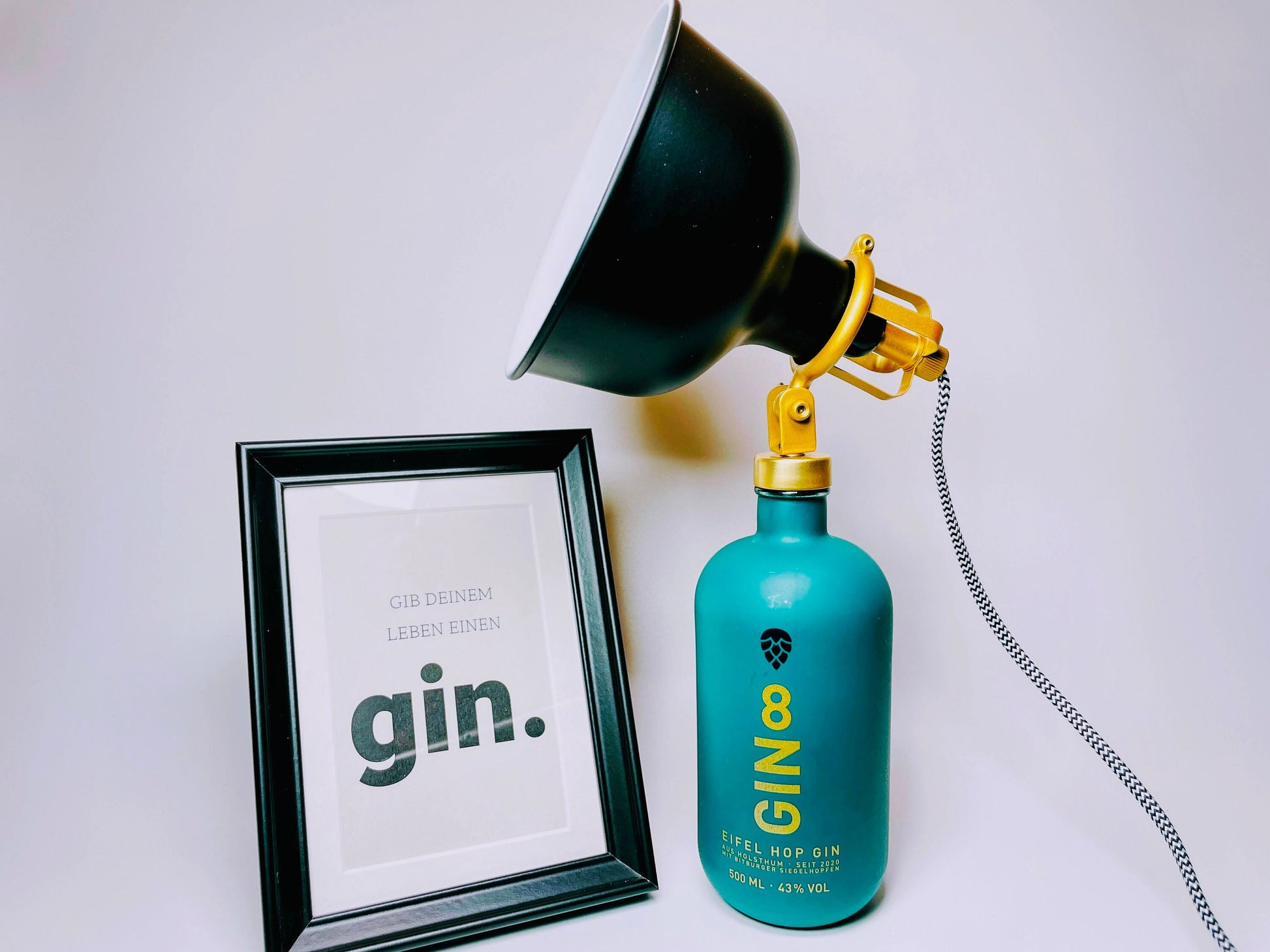 Gin 8 Vintage-Lampe | Handgemachte nachhaltige Tischlampe aus Gin 8 | Einzigartige Geschenkidee | Retro Deko-Licht | Upcycling Leuchte