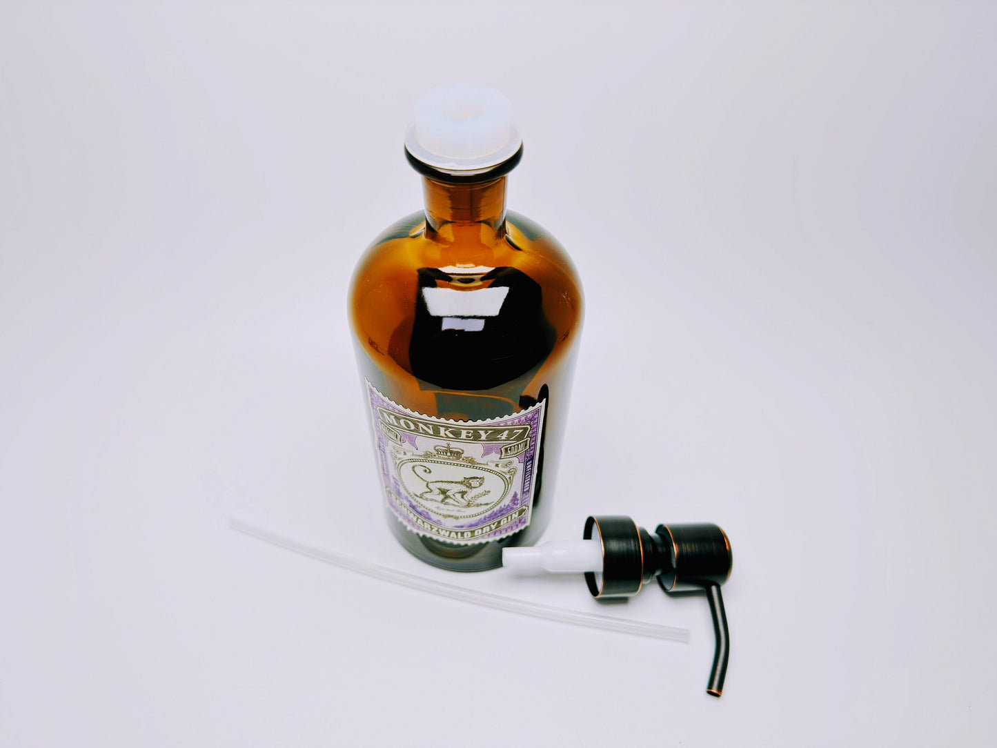 Gin-Seifenspender "Monkey 47" | Upcycling Pumpspender aus Monkey47 Gin Flasche | Nachfüllbar mit Seife | Bad Deko | Geschenk Schwarzwald