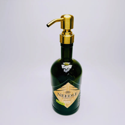 Gin-Seifenspender "Needle" | Upcycling Pumpspender aus Needle Gin Flasche | Nachfüllbar mit Seife, Spüli | Bad Deko | Geschenk Schwarzwald