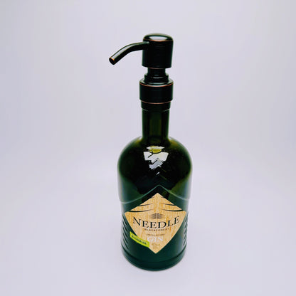 Gin-Seifenspender "Needle" | Upcycling Pumpspender aus Needle Gin Flasche | Nachfüllbar mit Seife, Spüli | Bad Deko | Geschenk Schwarzwald