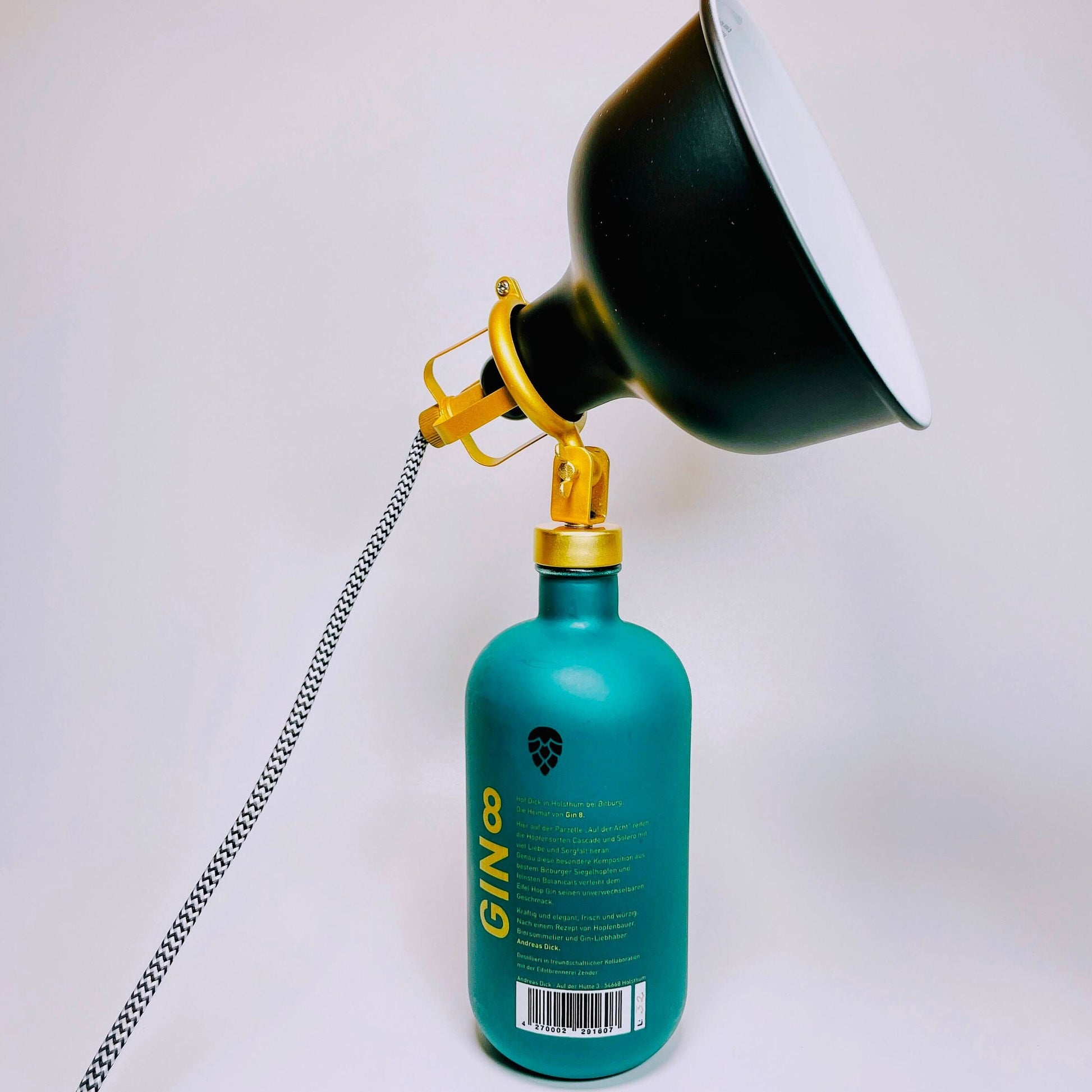 Gin 8 Vintage-Lampe | Handgemachte nachhaltige Tischlampe aus Gin 8 | Einzigartige Geschenkidee | Retro Deko-Licht | Upcycling Leuchte