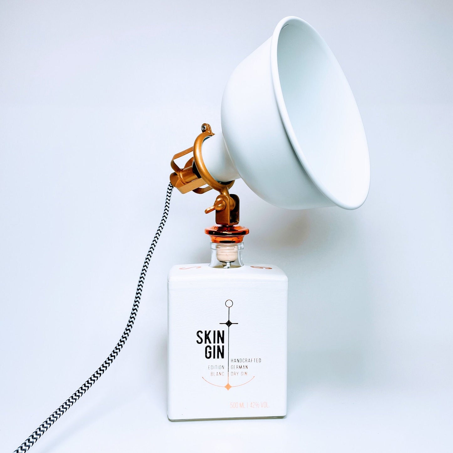 Skin Gin Vintage-Lampe | Handgemachte nachhaltige Tischlampe aus Skin Gin | Einzigartige Geschenkidee | Retro Deko-Licht | Upcycling Leuchte