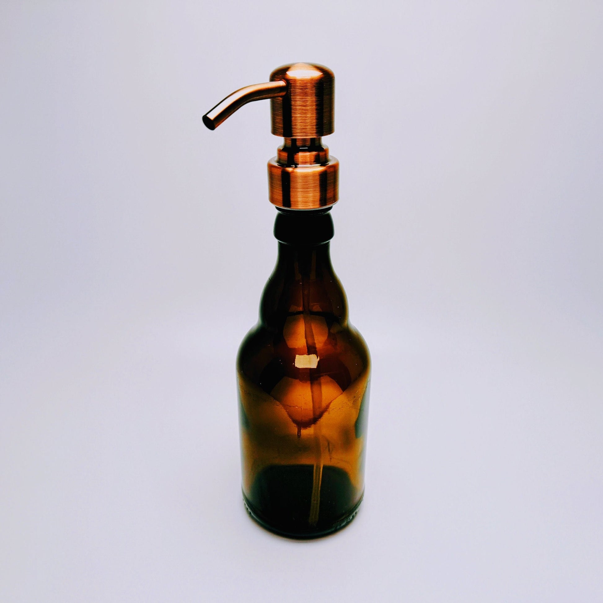 Seifenspender "Stubbi" | Handgemachte & nachfüllbare Seifenspender aus Steini / Stubbi Bier Flaschen | Upcycling Geschenk für Bier Fans