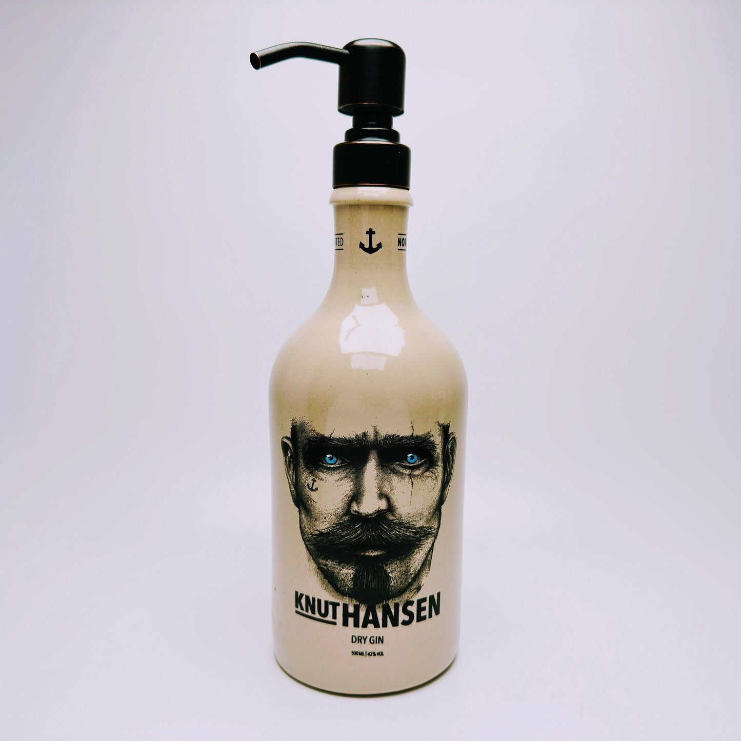 Gin-Seifenspender "Knut Hansen" | Upcycling Pumpspender aus Gin-Flasche | Nachfüllbar mit Seife, Lotion, Bartöl | Bad Deko Geschenk Hamburg