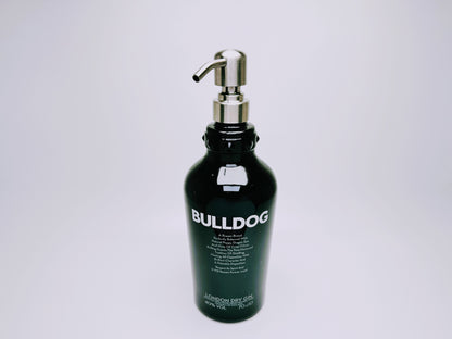 Gin-Seifenspender "Bulldog Brilliance" | Upcycling Pumpspender aus Bulldog Gin-Flasche | Nachfüllbar mit Seife | Bad Deko Geschenk England