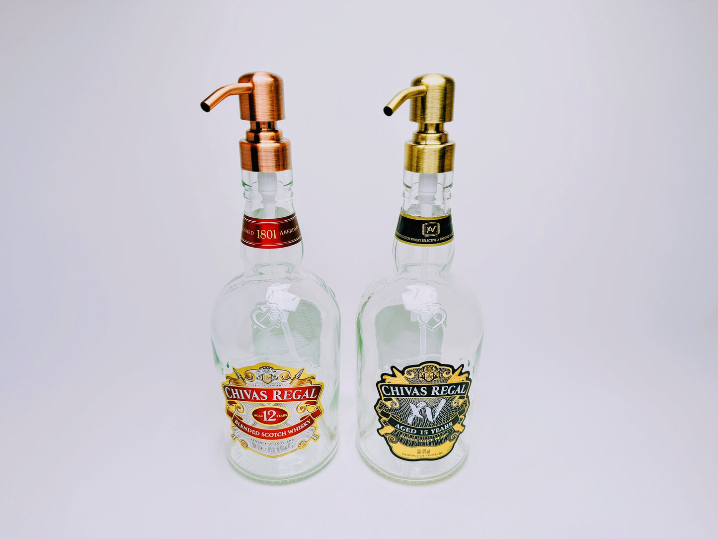 Whisky-Seifenspender “Chivas Charm” | Upcycling Pumpspender aus Chivas Regal Flaschen | Nachfüllbar mit Seife | Bad Deko | Geschenk | H:28cm