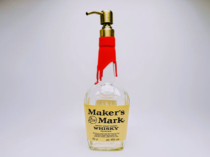 Whisky-Seifenspender “Mark” | Upcycling Pumpspender aus Maker’s Mark Flaschen | Nachfüllbar mit Seife | Bad Deko | Geschenk | H:28cm