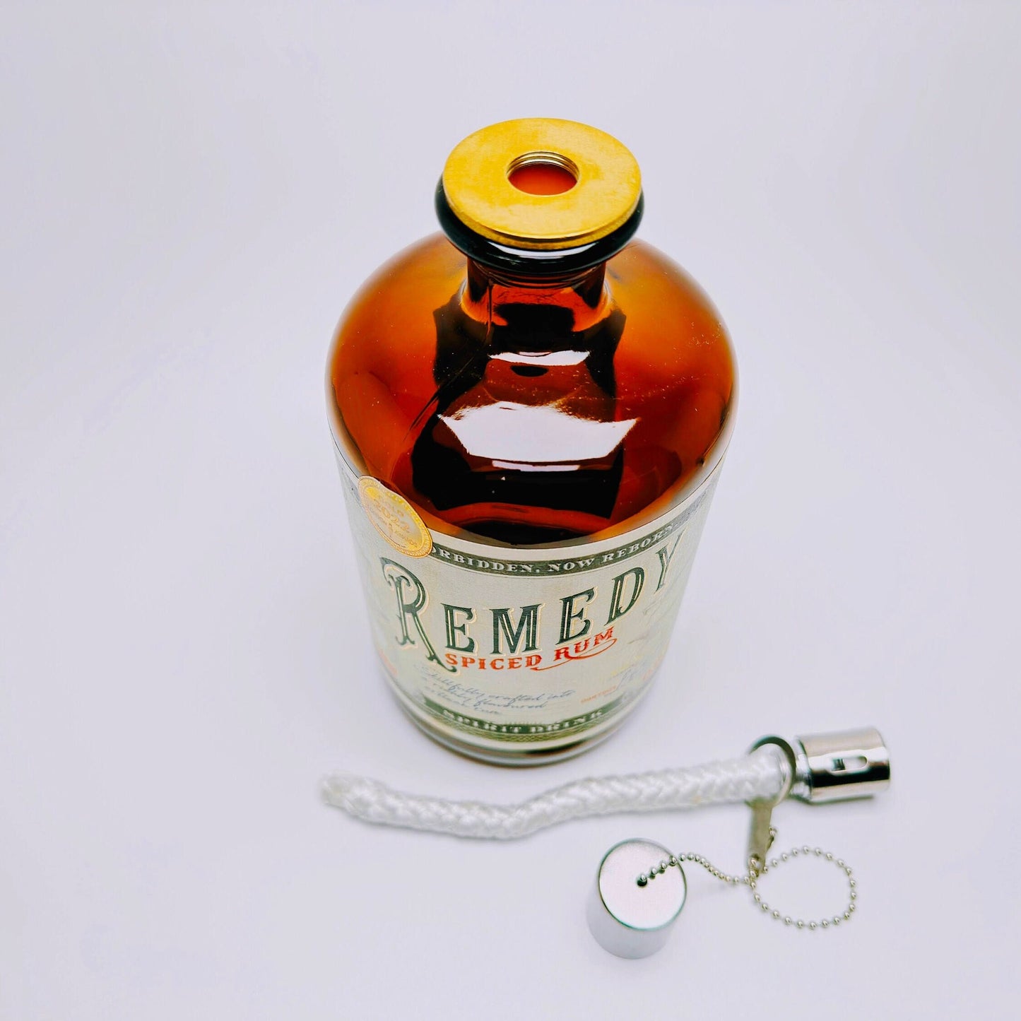 Rum-Öllampe "Remedy" | Handgemachte Öllampe aus Remedy Rum-Flaschen | Upcycling | Handgemacht | Individuell | Geschenk | Deko | H: 21cm