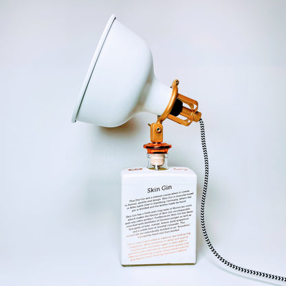 Skin Gin Vintage-Lampe | Handgemachte nachhaltige Tischlampe aus Skin Gin | Einzigartige Geschenkidee | Retro Deko-Licht | Upcycling Leuchte