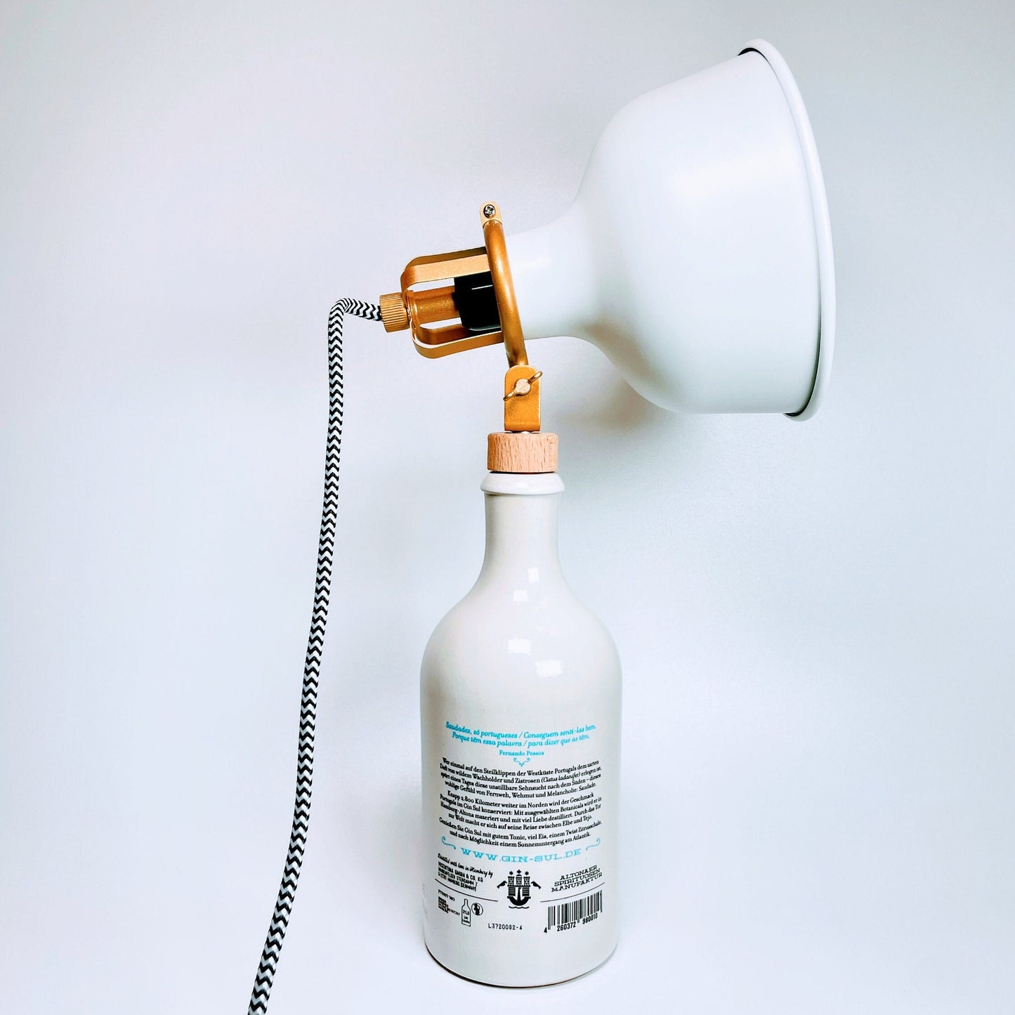Gin Sul Vintage-Lampe | Handgemachte nachhaltige Tischlampe aus Gin Sul | Einzigartige Geschenkidee | Retro Deko-Licht | Upcycling Leuchte