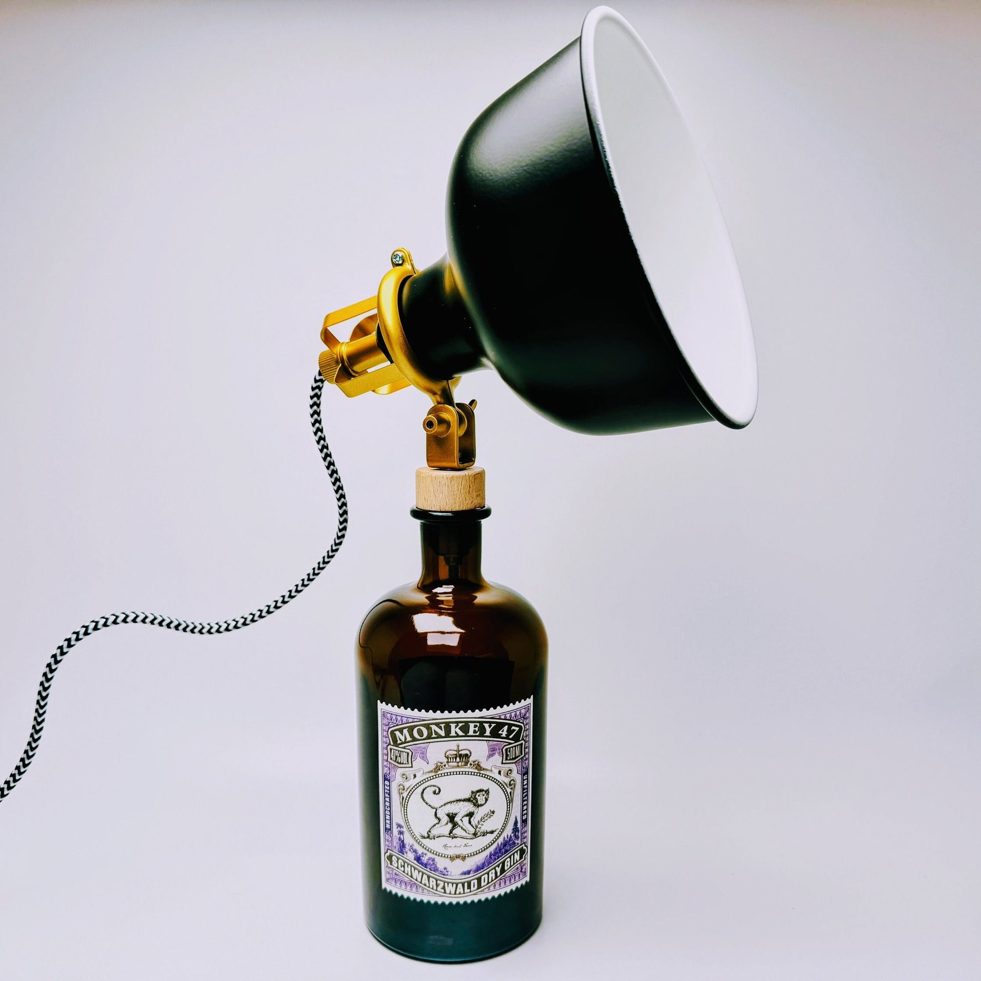 Monkey47 Gin Vintage-Lampe | Handgemachte nachhaltige Tischlampe aus Monkey 47 Gin | Einzigartige Geschenkidee | Deko-Licht | Upcycling