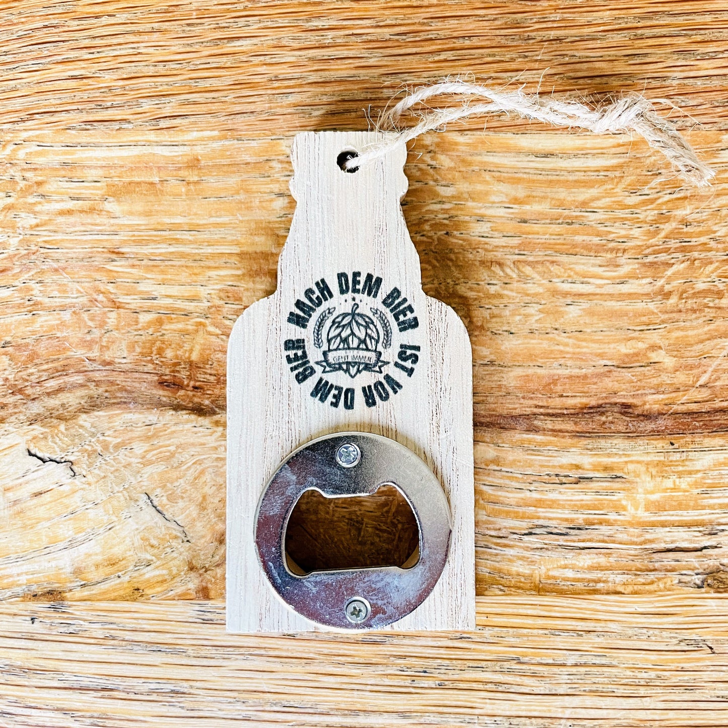 Holz-Flaschenöffner "Flaschenfreude" mit Kordel – In Flaschenform mit lustigen Sprüchen - Ein Must-Have für Bierliebhaber - 10cm