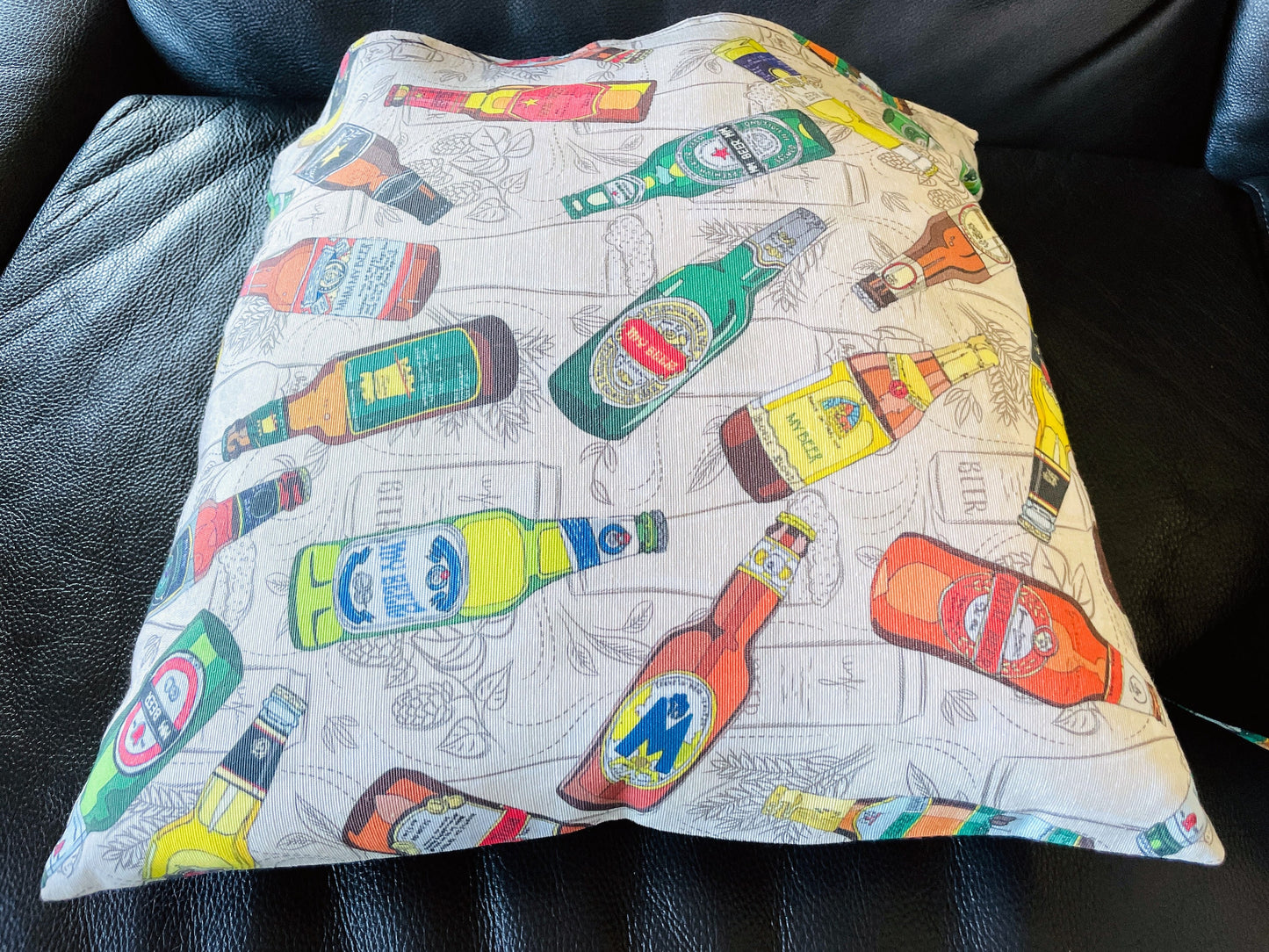 Beer pillow | Pillowcase with beer motif | Sofa cushion with beer bottle design | Fabric pillow | Decorative pillow | Handmade | 40x40 cm