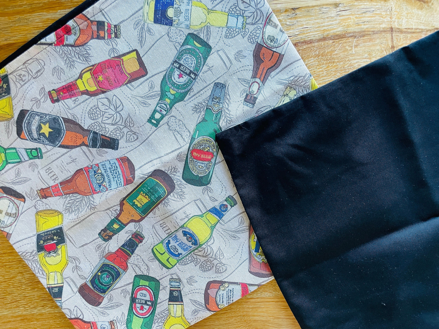 Bierkissen | Kissenbezug mit Bier-Motiv | Sofa-Kissen mit Bier-Flaschen-Design | Kopfkissen aus Stoff | Dekokissen | Handgefertigt | 40x40 cm